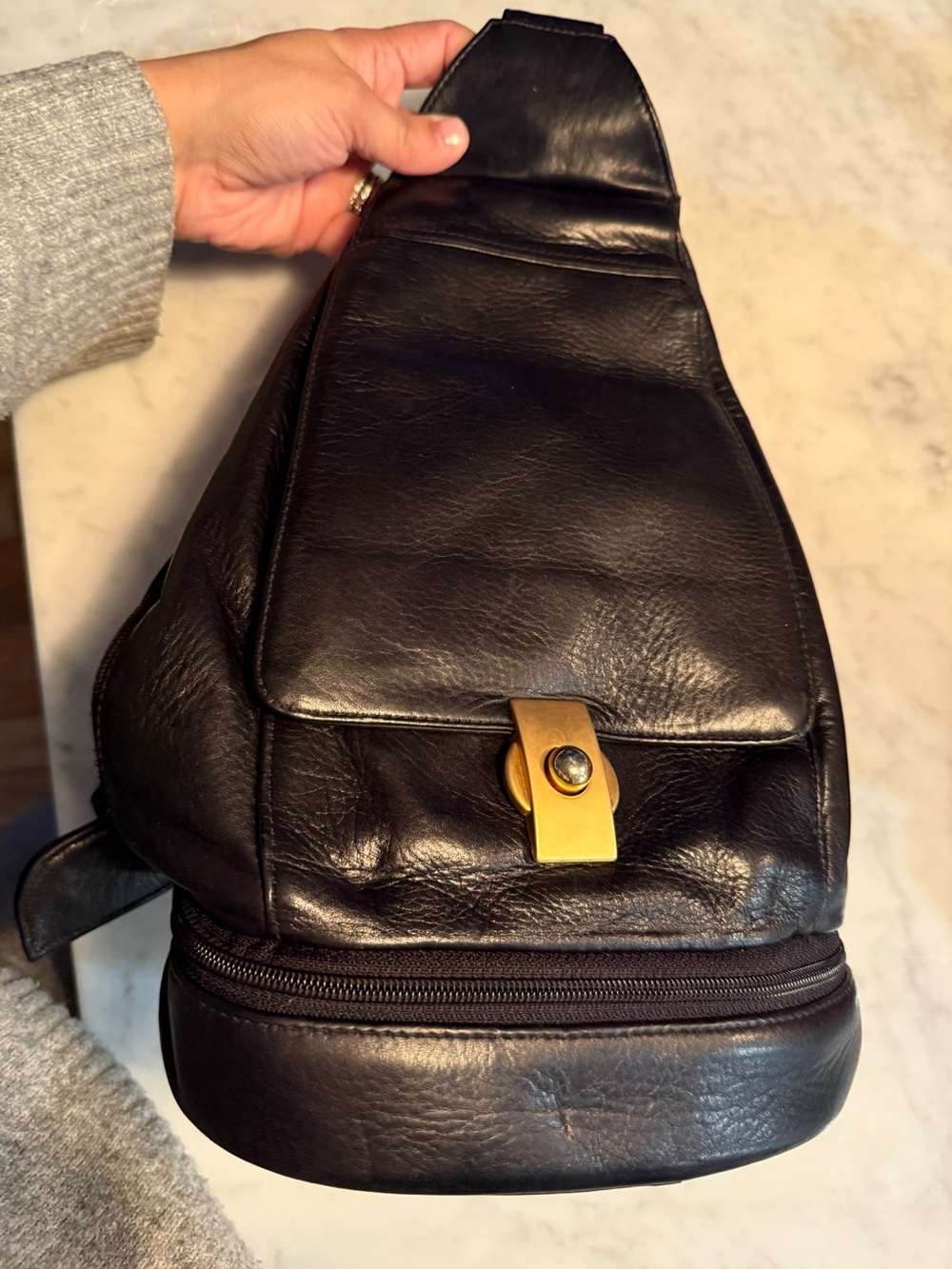 vintage Perlina New York black leather sling backpack gold tone hardware - Picture 2 of 11